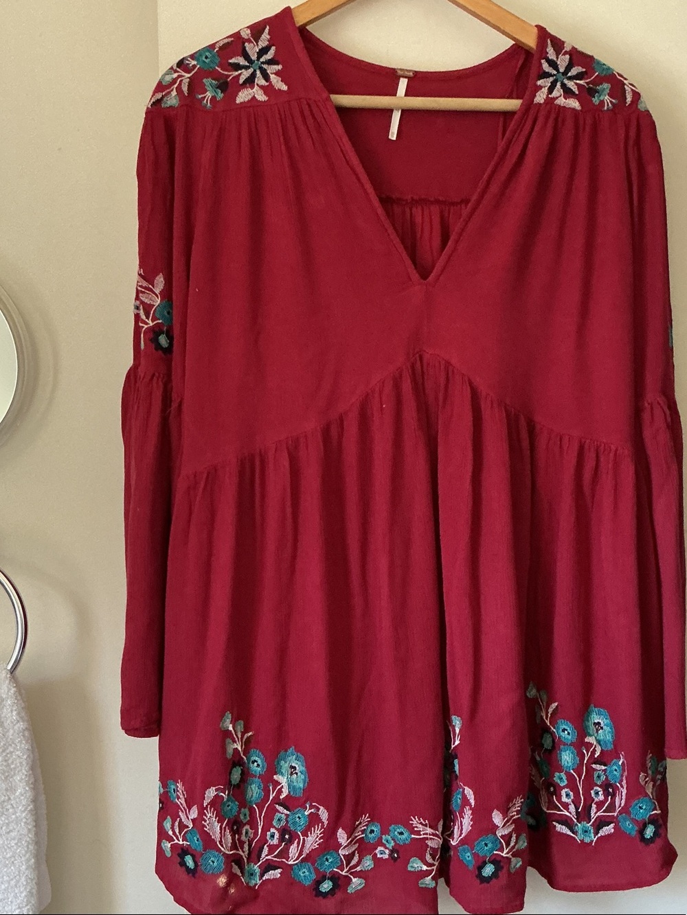 FREE PEOPLE Boho Embroidered V-Neck Women’s Tunic Top - Red